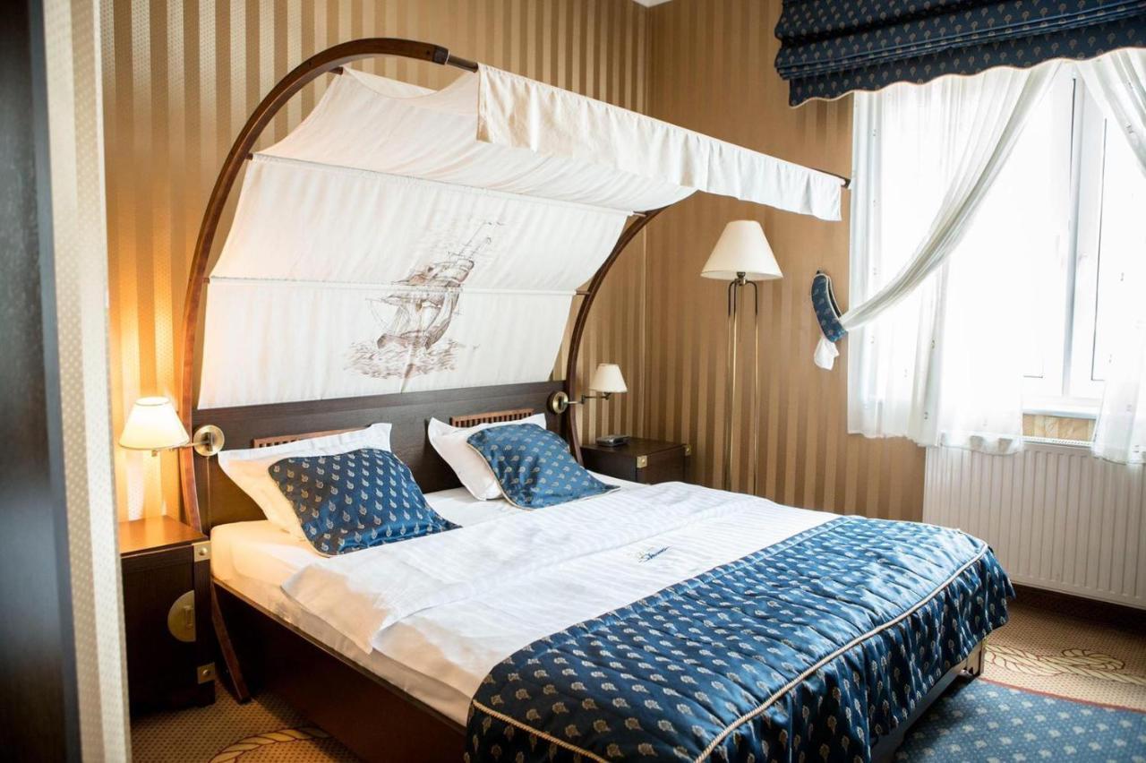 Shuma Hotell Dąbrowa Górnicza Exteriör bild