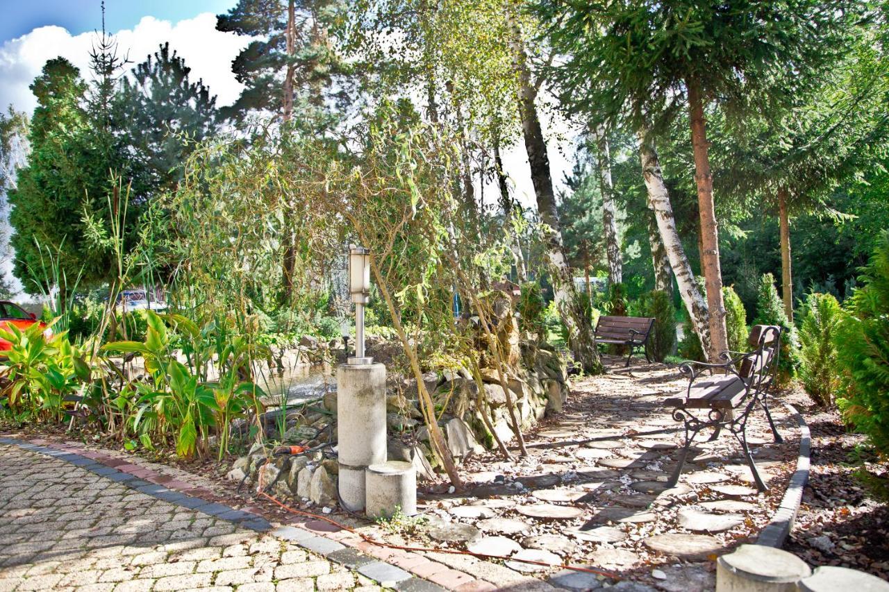 Shuma Hotell Dąbrowa Górnicza Exteriör bild