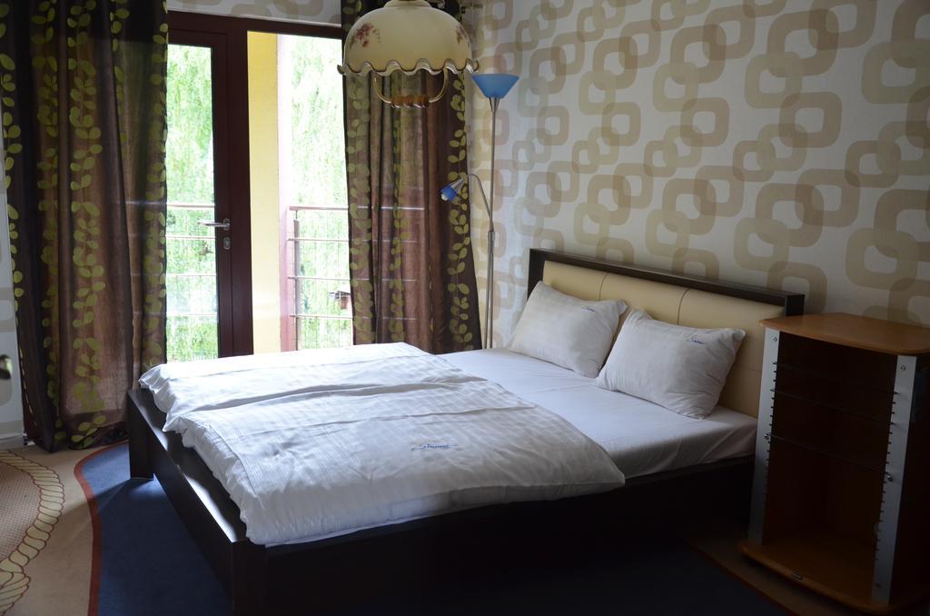Shuma Hotell Dąbrowa Górnicza Exteriör bild