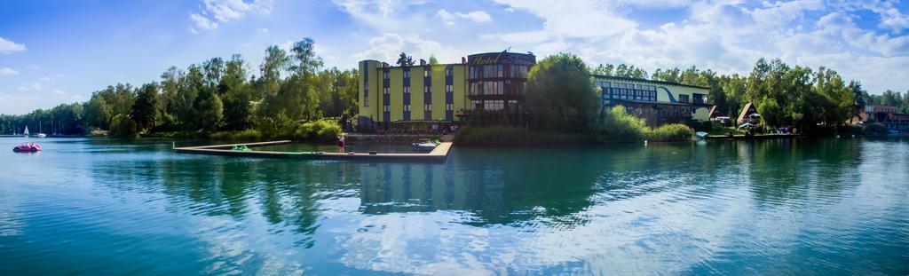 Shuma Hotell Dąbrowa Górnicza Exteriör bild
