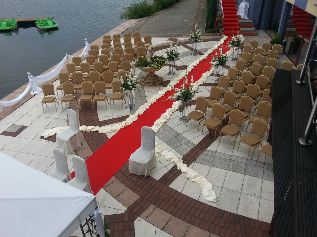 Shuma Hotell Dąbrowa Górnicza Exteriör bild