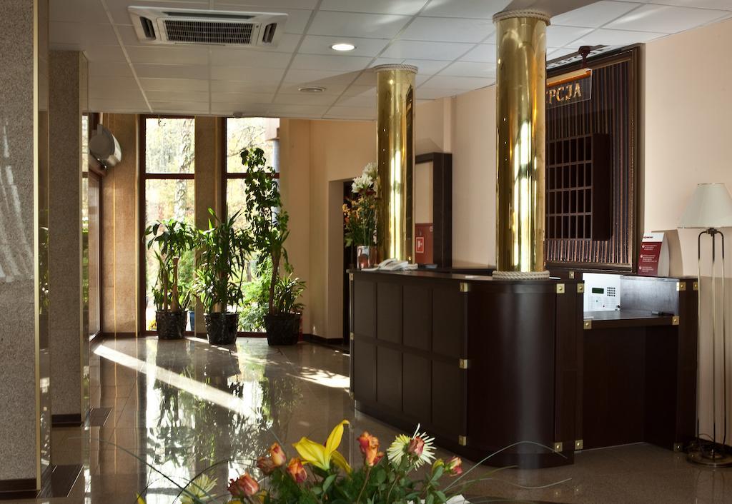 Shuma Hotell Dąbrowa Górnicza Exteriör bild