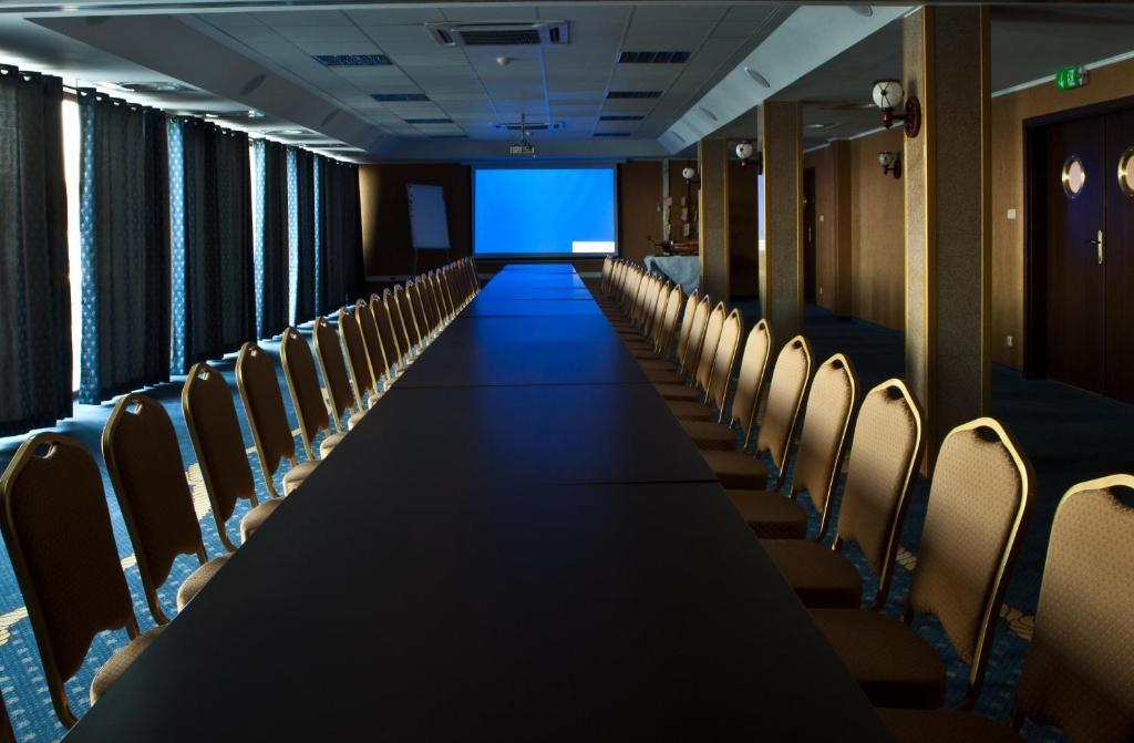 Shuma Hotell Dąbrowa Górnicza Exteriör bild