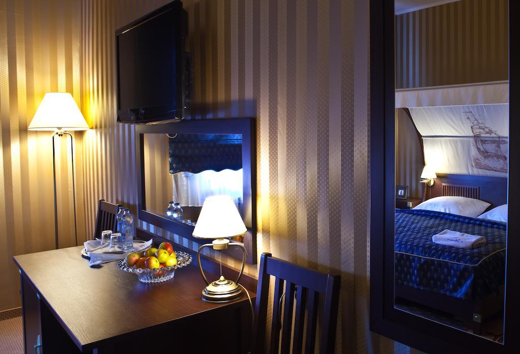 Shuma Hotell Dąbrowa Górnicza Rum bild